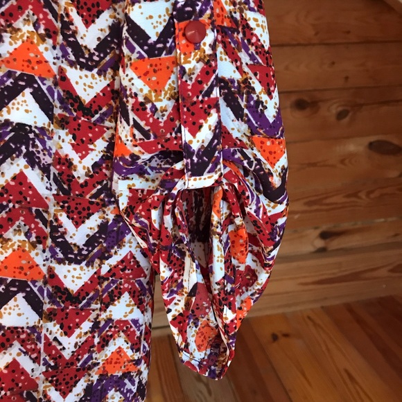 🌸5/$30🌸 Multi-colored Tunic Top EUC - Picture 4 of 13